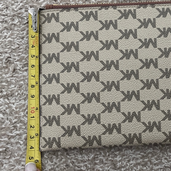 Clutch - Picture 4 of 5